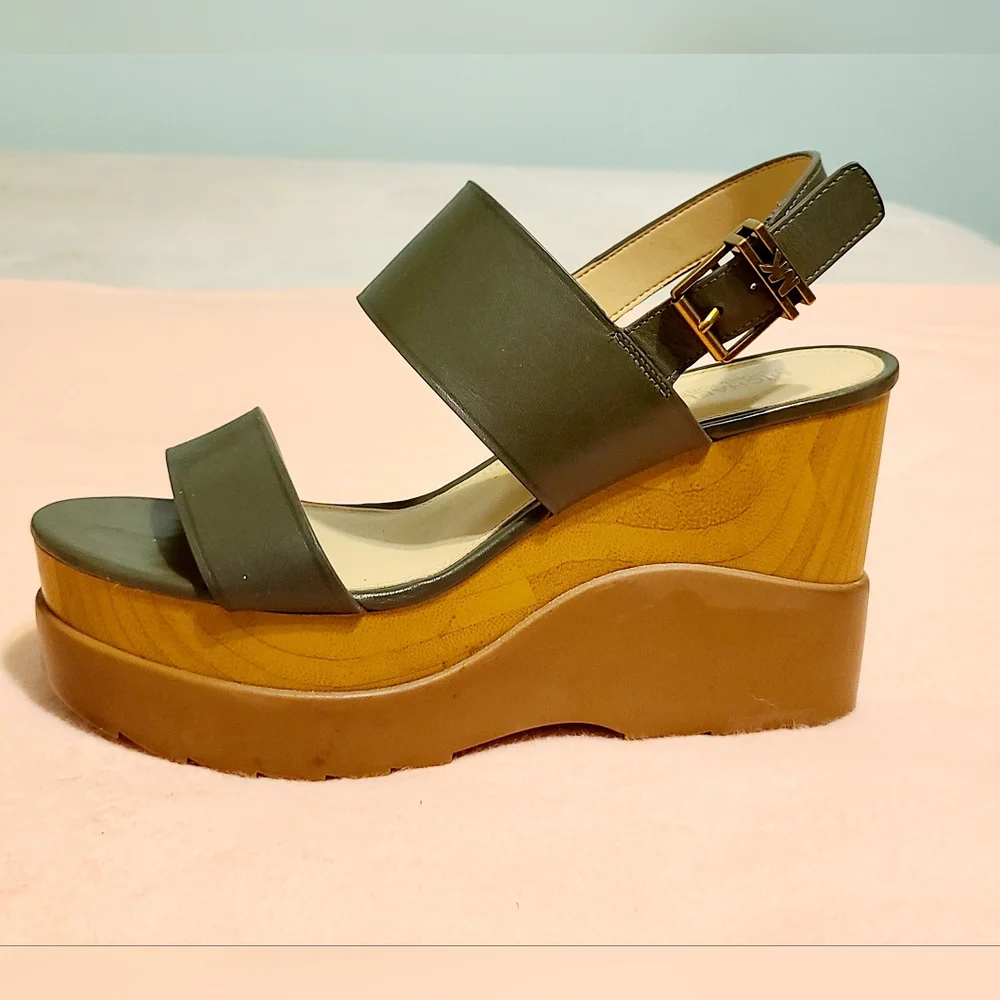 MICHAEL KORS sz 8.5 - Picture 13 of 14